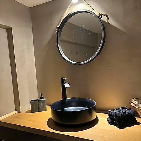 Noah Loft In Center Of 4*